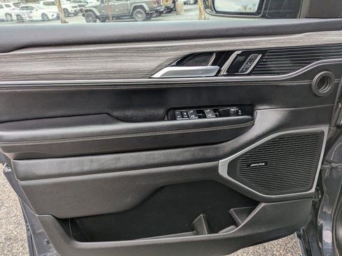 Used 2024 Jeep Wagoneer Series II image 21