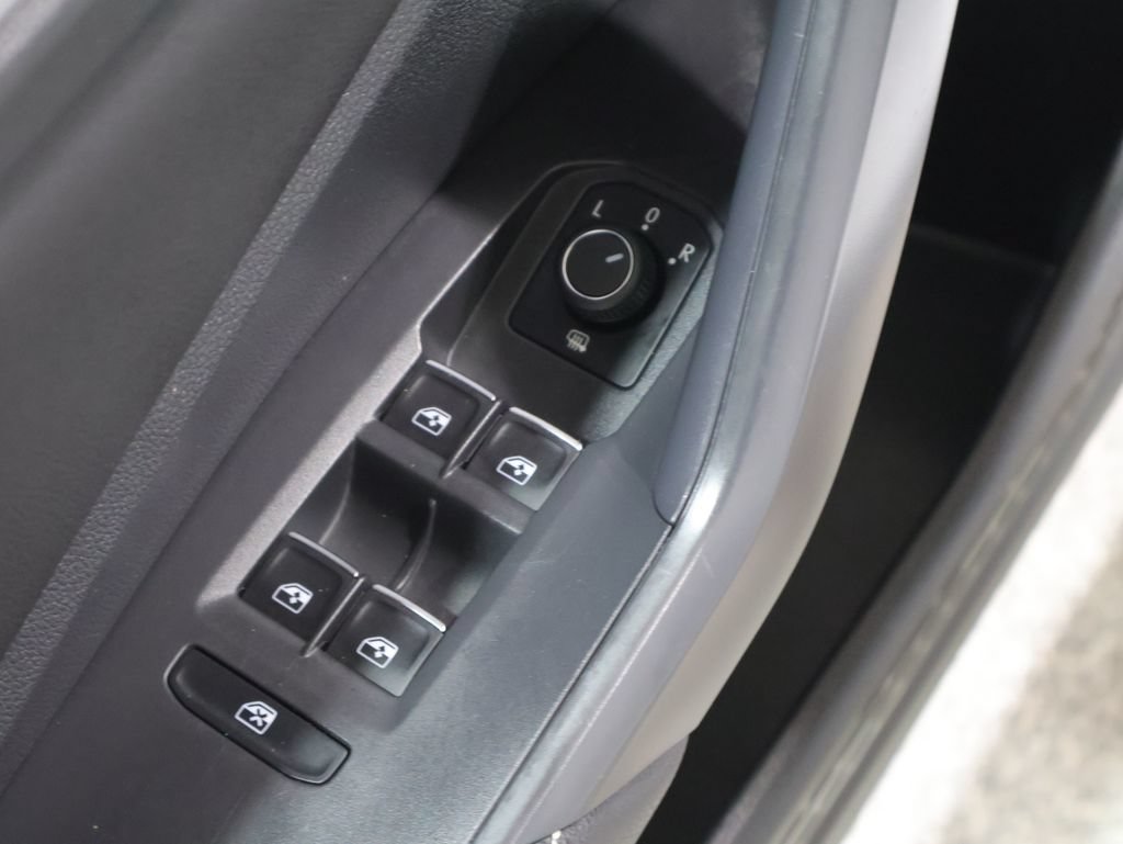 Used 2025 Volkswagen Jetta Sport FWD image 13