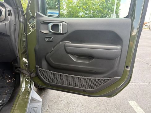Used 2022 Jeep Wrangler Unlimited Rubicon 4xe AWD/4WD image 25