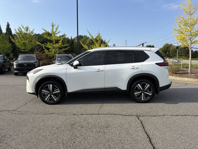 Certified 2025 Nissan Rogue SL w/ Tech Package FWD image 8
