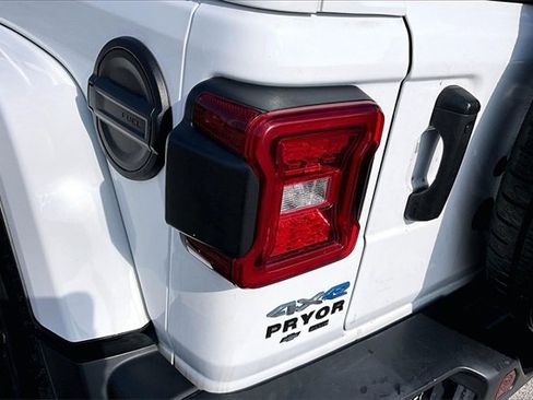 Used 2023 Jeep Wrangler Unlimited Sahara image 23