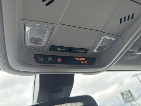 Used 2020 GMC Terrain SLE w/ Driver Convenience Package image 33