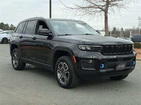 Used 2023 Jeep Grand Cherokee Trailhawk image 14