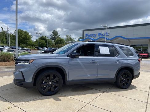 Used 2025 Honda Pilot Black Edition image 7