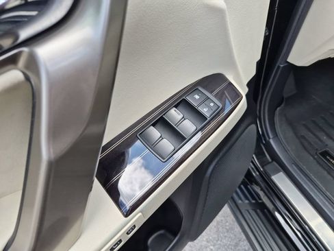 Used 2020 Lexus GX 460 Premium w/ Premium Package AWD/4WD image 20