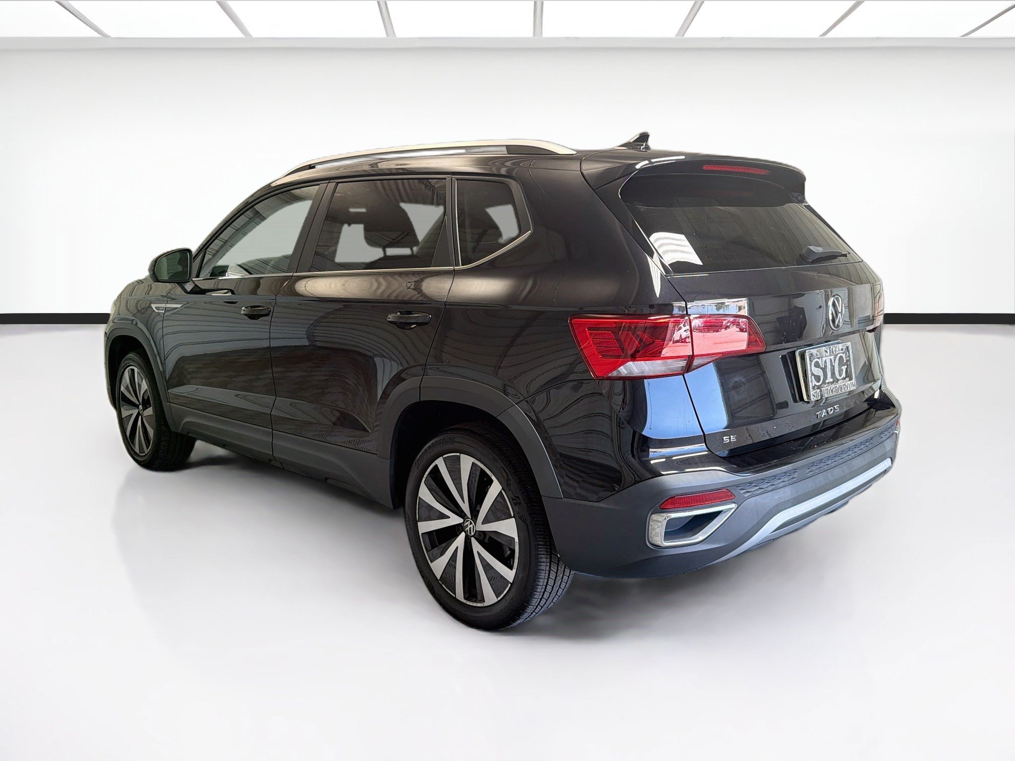 Used 2022 Volkswagen Taos SE FWD image 6