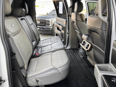 Used 2025 Ford F450 Platinum w/ Platinum Plus Package image 23