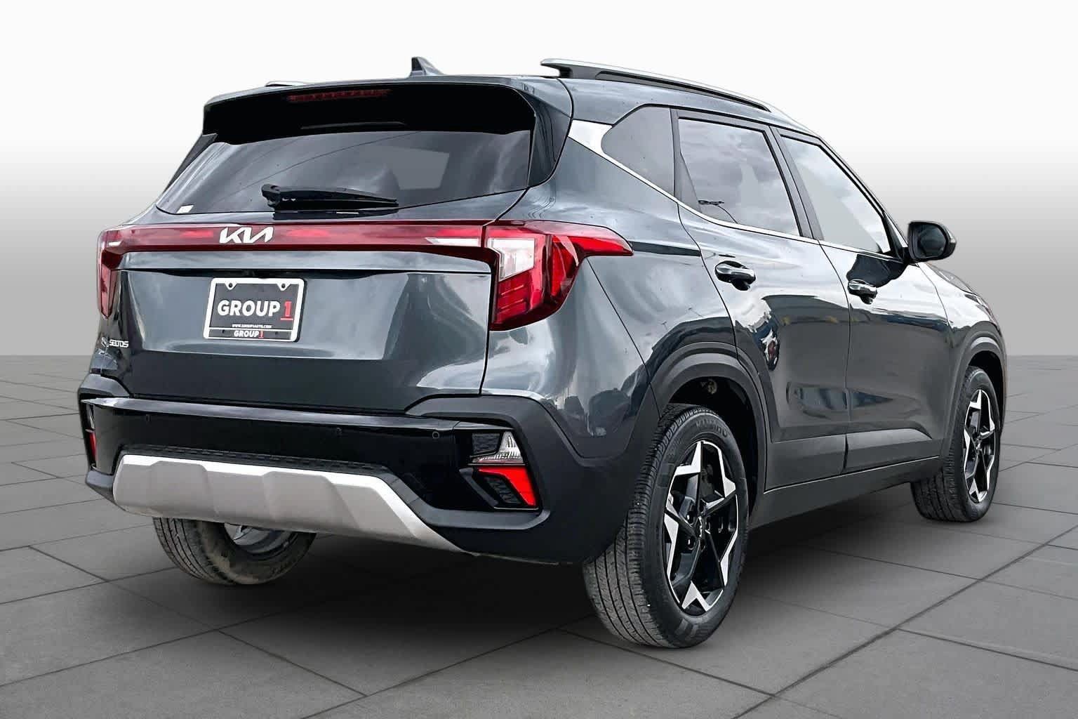 Used 2025 Kia Seltos EX FWD image 13