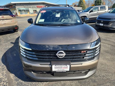 New 2026 Nissan Kicks SR w/ Cold Weather Package image 3