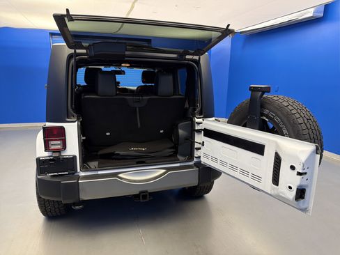 Used 2014 Jeep Wrangler Sport AWD/4WD image 26