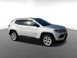 Used 2025 Jeep Compass Latitude video 2