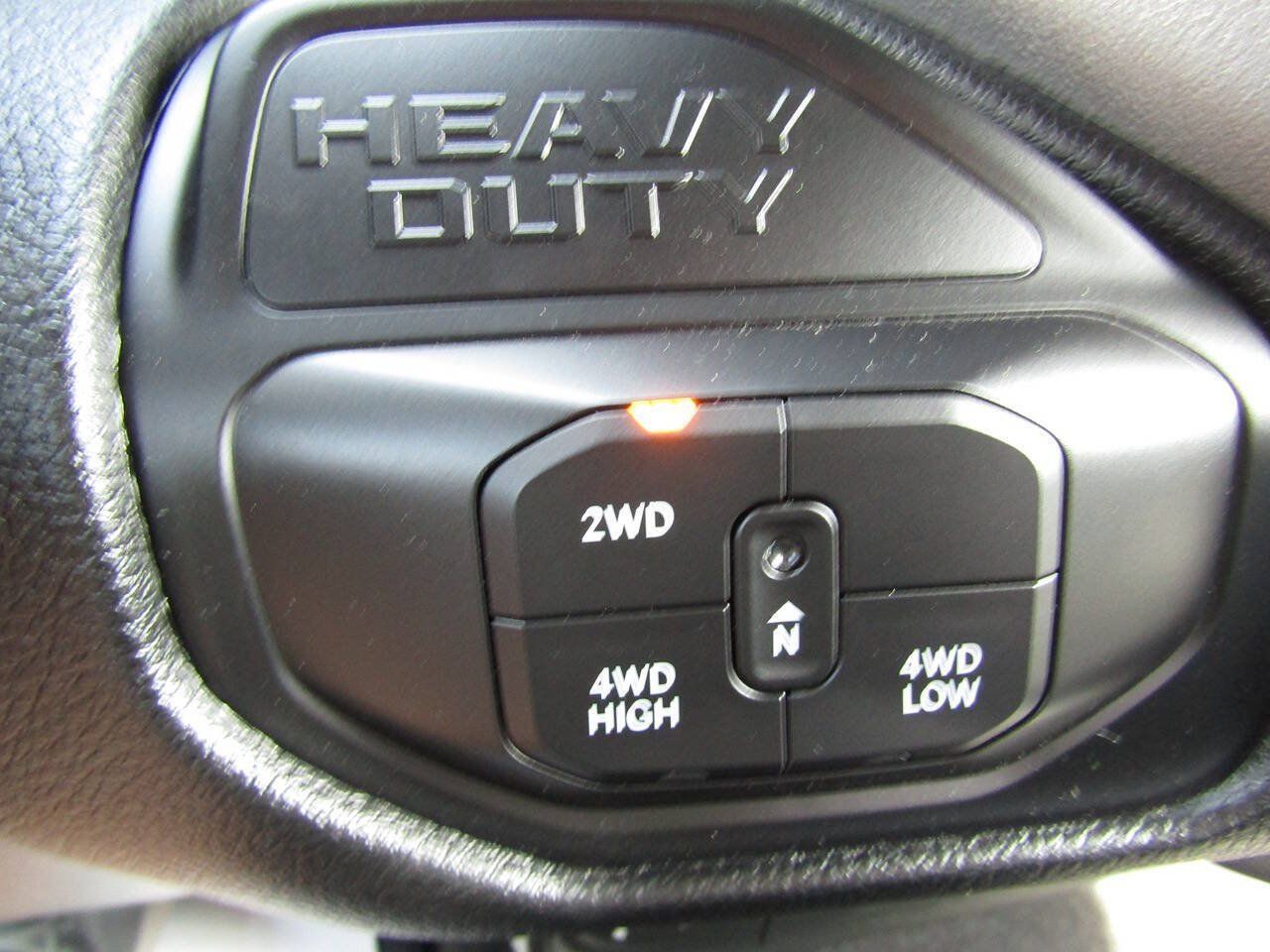 Used 2026 RAM 2500 Laramie AWD/4WD image 15