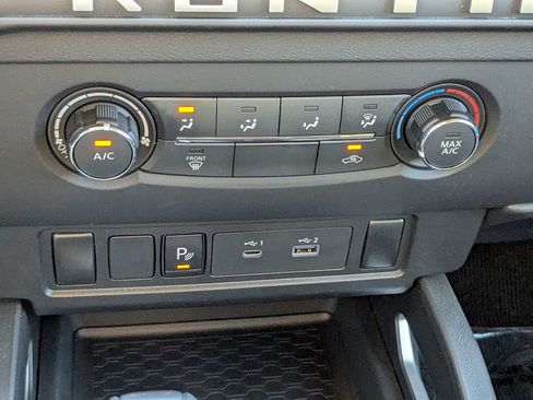 Used 2025 Nissan Frontier SV RWD image 23