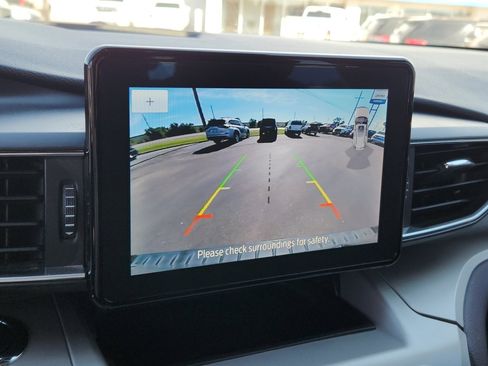 Used 2022 Ford Explorer XLT w/ Equipment Group 202A image 15