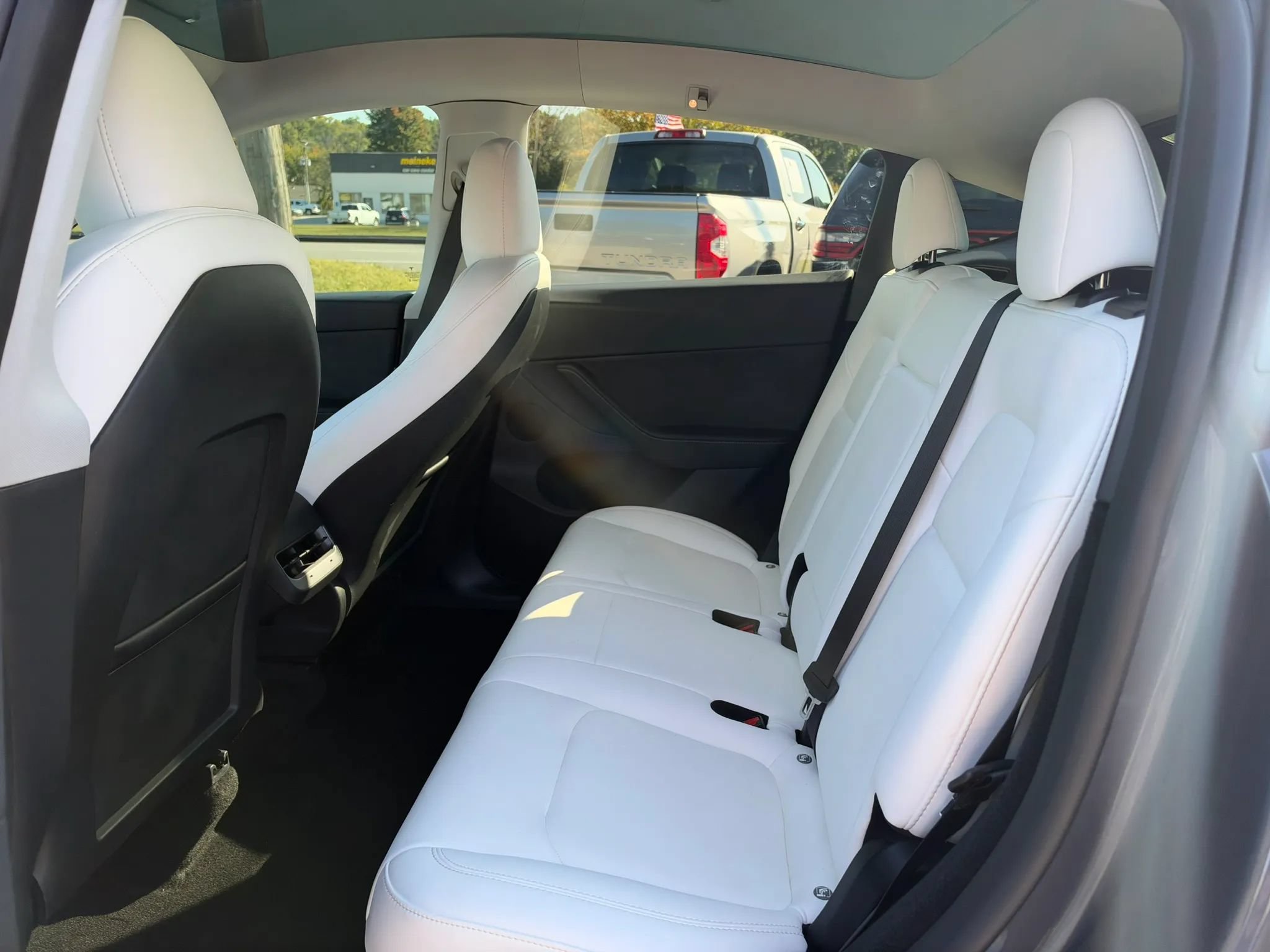 Used 2023 Tesla Model Y Performance AWD/4WD image 9