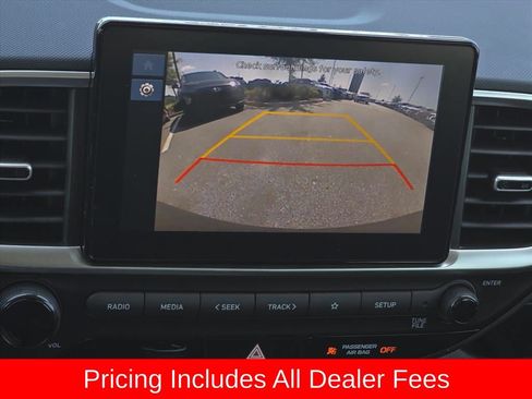 Certified 2025 Hyundai Venue SEL FWD image 17