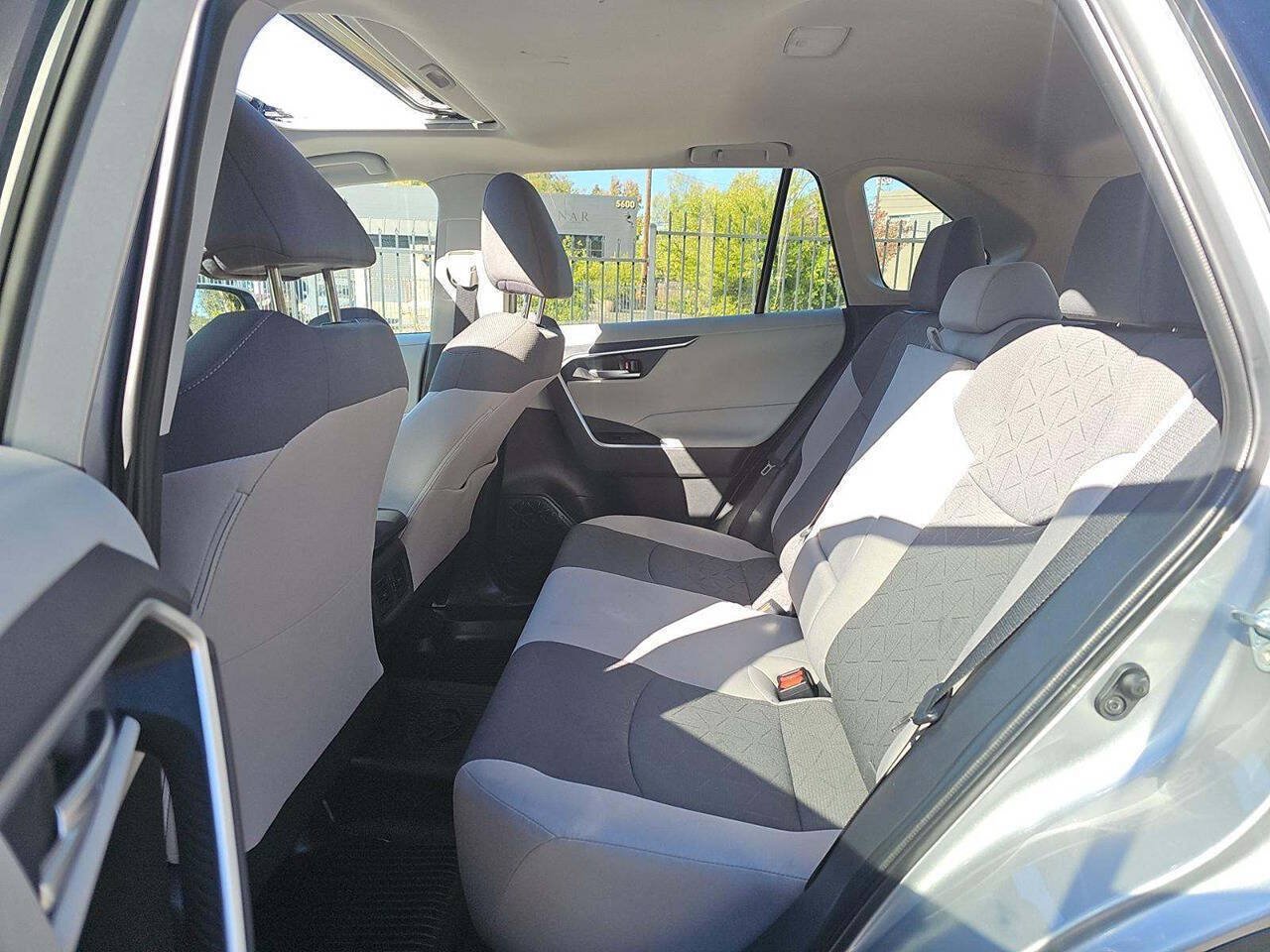Used 2025 Toyota RAV4 XLE w/ Convenience Package FWD image 22