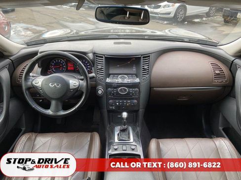 Used 2011 INFINITI FX35 AWD w/ Premium Pkg image 10