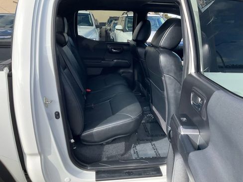 Used 2019 Toyota Tacoma TRD Off-Road w/ TRD Premium Off Road Package image 45