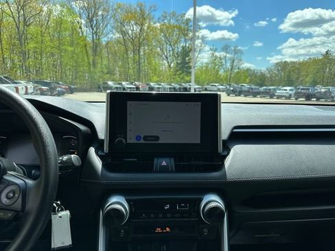 Certified 2025 Toyota RAV4 LE AWD/4WD image 27