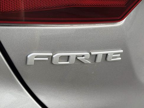 Used 2023 Kia Forte LXS FWD image 11
