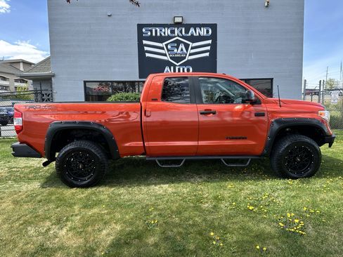 Used 2017 Toyota Tundra SR5 w/ TRD Off Road Package image 5