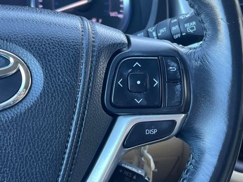 Used 2014 Toyota Highlander Plus FWD image 27