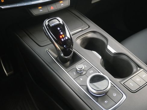 Used 2024 Cadillac XT4 Sport w/ Technology Package image 31