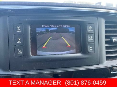 Used 2017 Chrysler Pacifica Touring FWD image 18