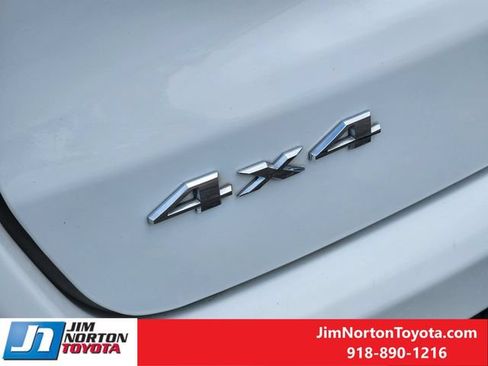 Used 2025 Jeep Compass Limited AWD/4WD image 12