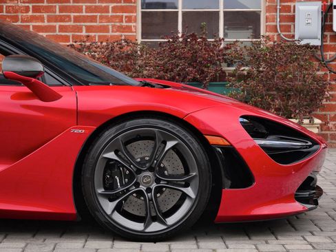 Used 2020 McLaren 720S Performance RWD image 7
