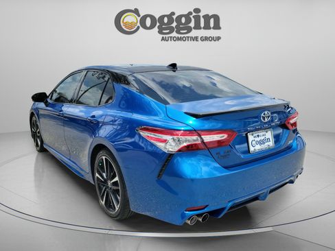 Used 2020 Toyota Camry XSE FWD image 2