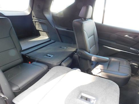Used 2025 Chevrolet Traverse High Country w/ LPO, Illumination Package FWD image 5
