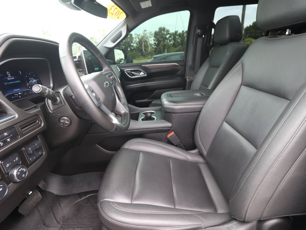 Used 2023 Chevrolet Tahoe Z71 w/ Luxury Package AWD/4WD image 2