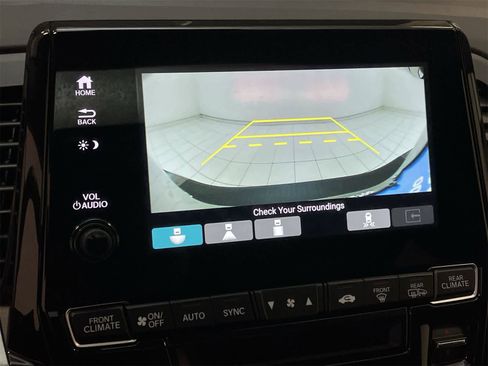 Used 2023 Honda Odyssey Touring image 4