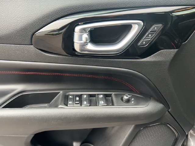 Used 2022 Jeep Compass Trailhawk w/ Trailhawk Elite Group AWD/4WD image 17