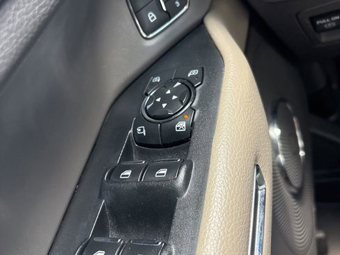 Used 2020 Ford Expedition XLT w/ Equipment Group 202A RWD image 11