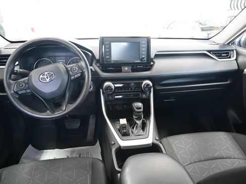 Used 2022 Toyota RAV4 XLE AWD/4WD image 13