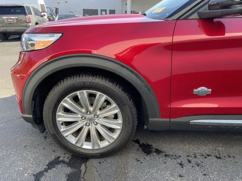 Used 2021 Ford Explorer King Ranch w/ Premium Technology Package image 8