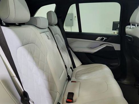 Used 2023 BMW X5 xDrive40i w/ M Sport Package image 33