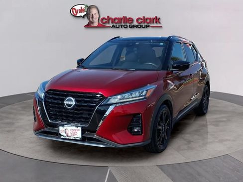 Used 2023 Nissan Kicks SR w/ SR Premium Package FWD image 1