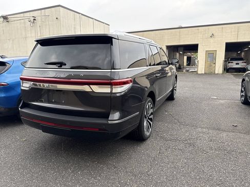 Certified 2023 Lincoln Navigator L Reserve AWD/4WD image 8