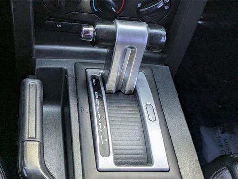 Used 2006 Ford Mustang GT Premium image 12