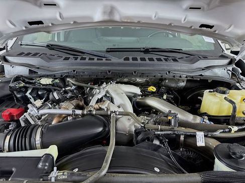 Used 2023 Ford F250 Lariat w/ Chrome Package image 34