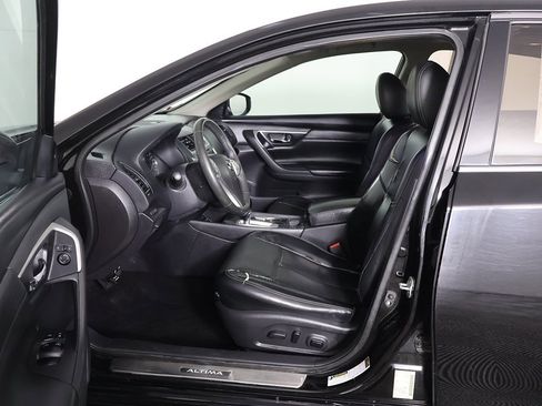 Used 2017 Nissan Altima 2.5 SL w/ Moonroof Package image 28