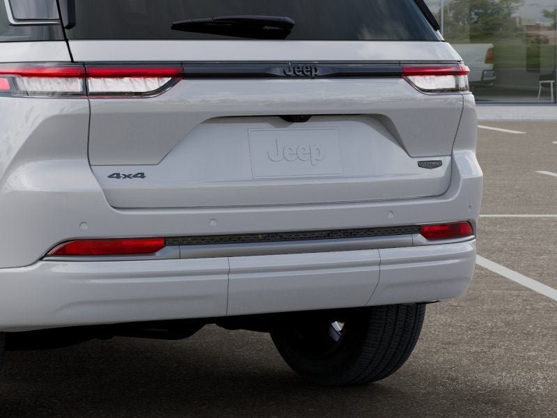 New 2026 Jeep Grand Cherokee Summit w/ Obsidian Package AWD/4WD image 13