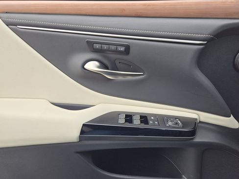 New 2025 Lexus ES 350 w/ Premium Package image 16