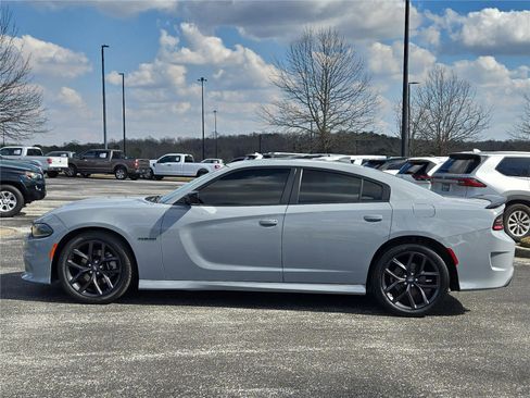 Used 2022 Dodge Charger R/T w/ Blacktop Package image 10