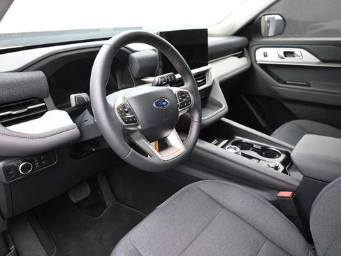 New 2025 Ford Explorer Active image 18