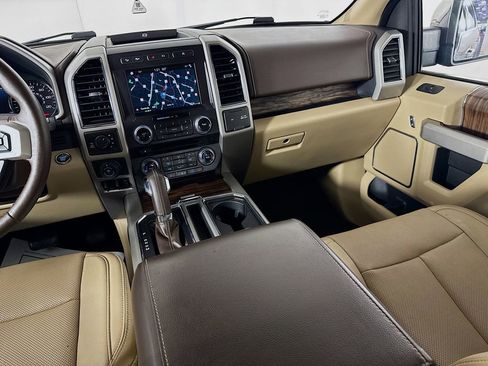 Used 2018 Ford F150 Lariat w/ Equipment Group 502A Luxury image 26